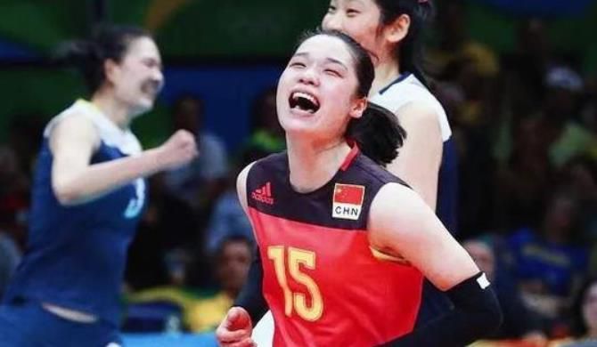 美女张开腿露出尿口