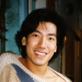 一个男孩子顶哭男孩子